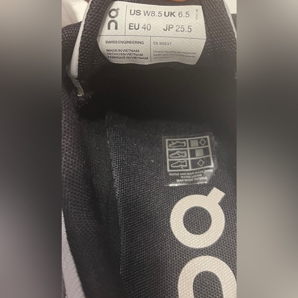 On Cloud 5 Waterproof Glacier Grey Size 8.5 ๐๐๐ - Picture 10 of 12